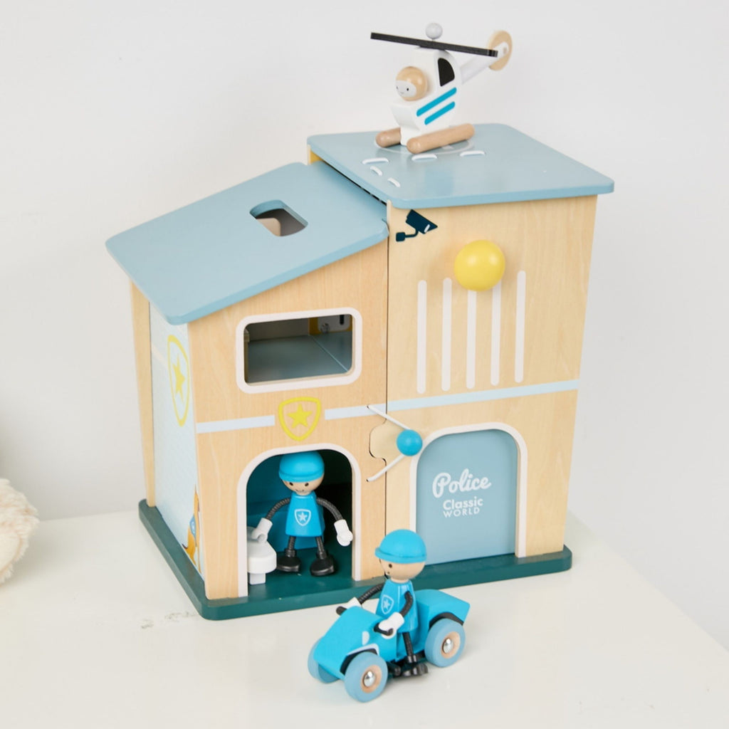 CLASSIC WORLD Posterunek Policji Drewniany Samochód Helikopter FIgurki 12el.