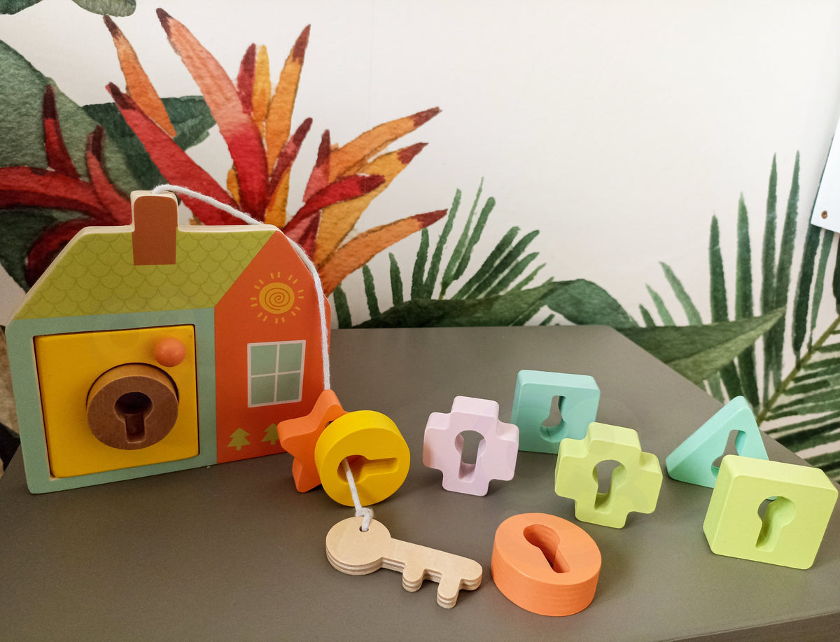 CLASSIC WORLD Drewniana Przeplatanka Klocki do Nawlekania Klucze i Drzwi MONTESSORI 11 el.
