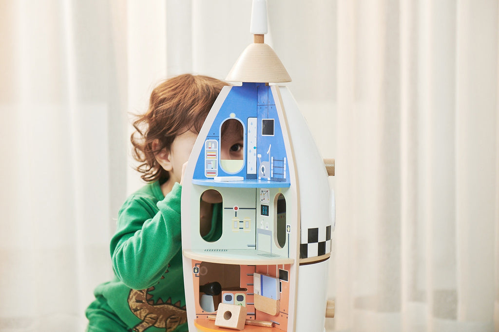CLASSIC WORLD Drewniana Rakieta Domek dla Dzieci + Figurki 51el.
