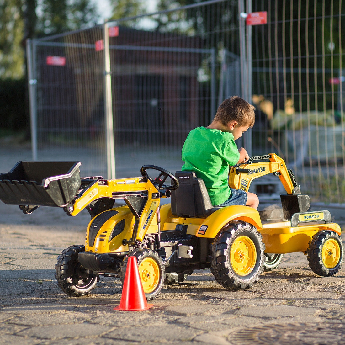 FALK Traktor na Pedały Komatsu Koparko-Ładowarka z Przyczepą 3-7 lat
