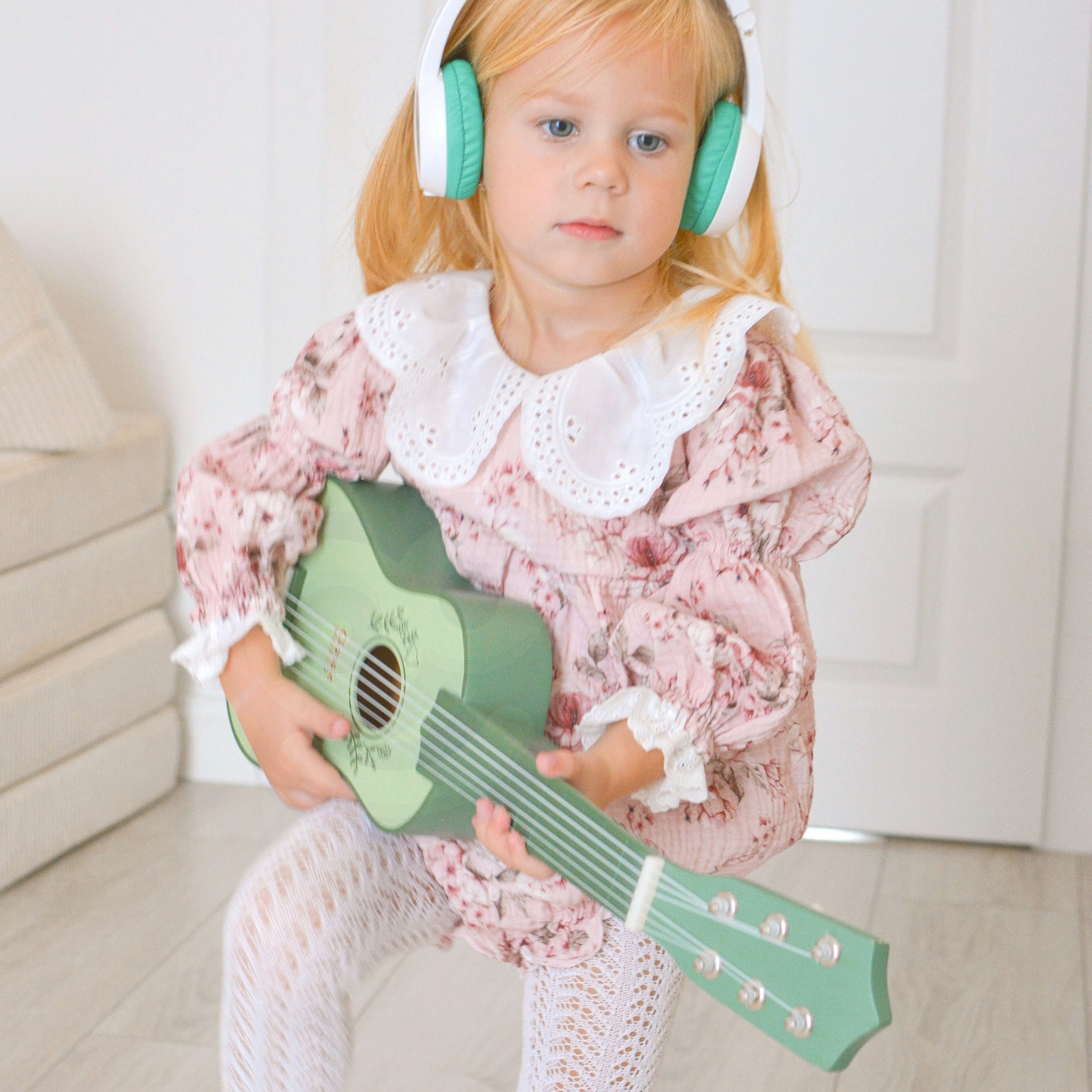 CLASSIC WORLD Drewniana Gitara dla Dzieci Vintage Instrument Muzyczny 3+